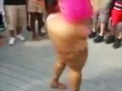 Bbw booty at public carnival
